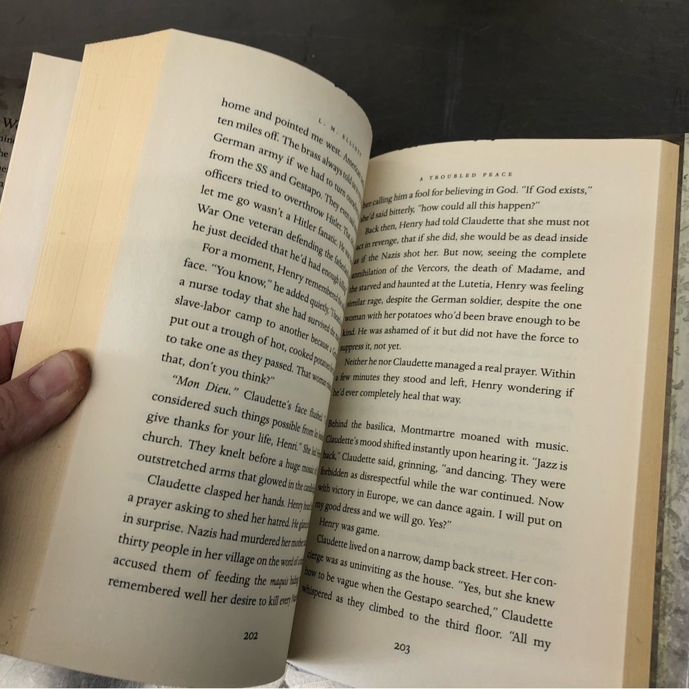 A Troubled Peace by: L.M. Elliott, hardback book - Picture 5 of 8